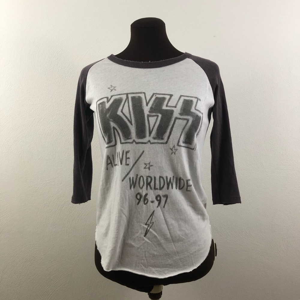 JUNK FOOD | Kiss Baseball Tee